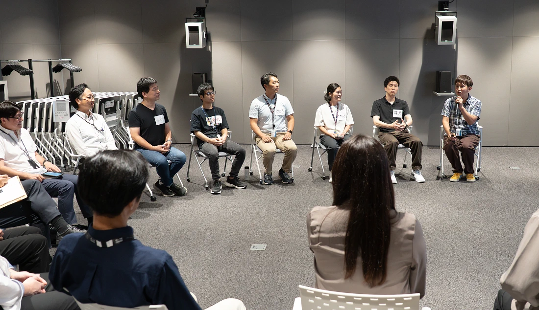 ダイバーシティに関する意見交換を行う写真