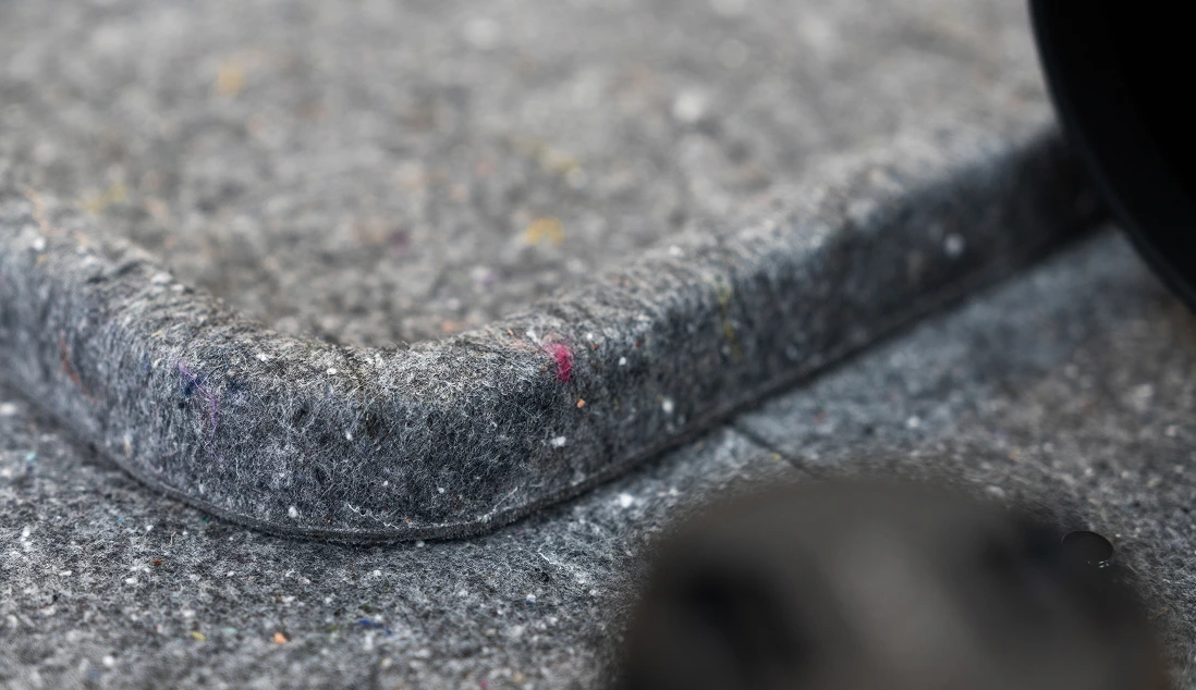 廃棄ユニホームを再利用したフェルトボードの写真