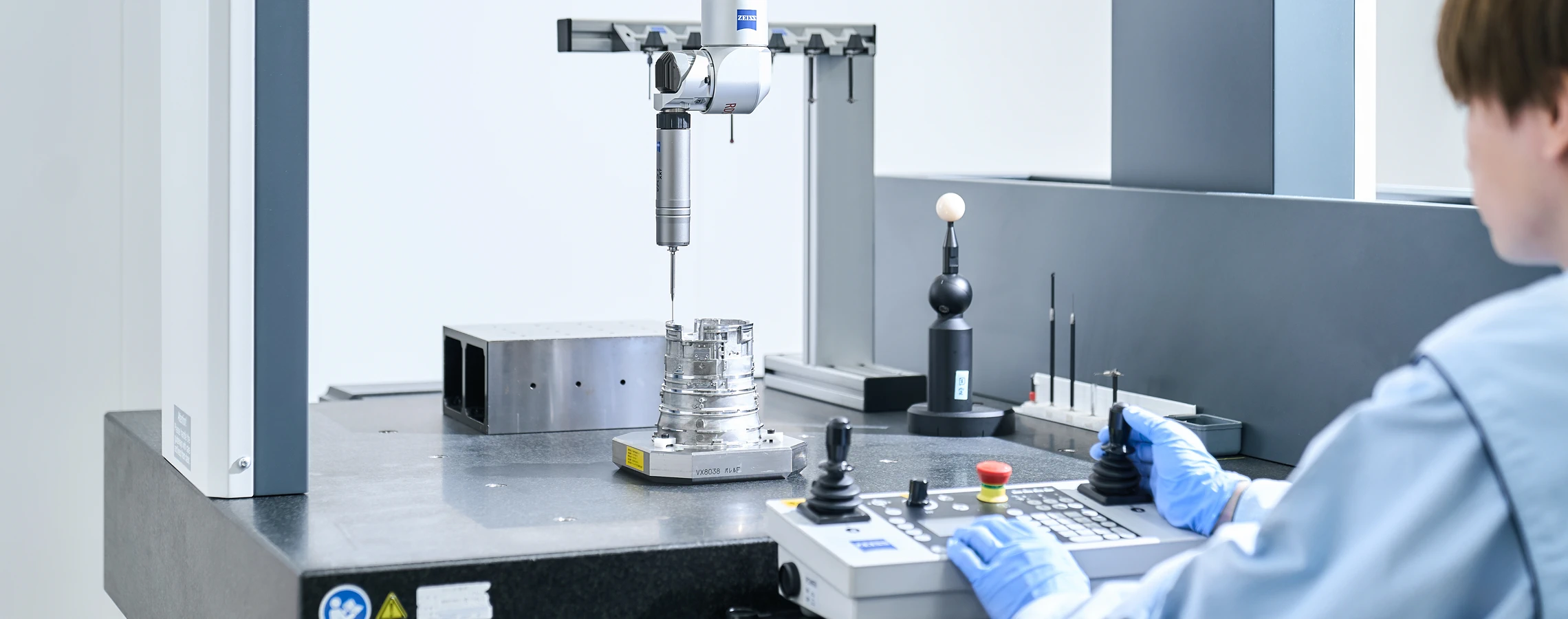 品質検査を行う写真