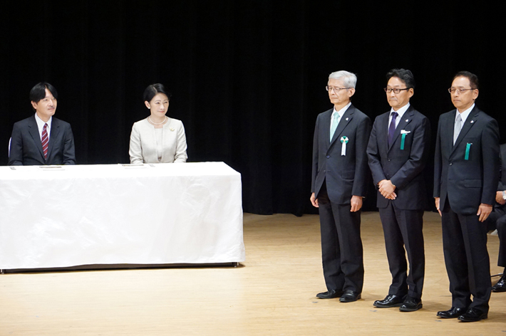 秋篠宮殿下同妃殿下ご臨席のもと、表彰式が執り行われました